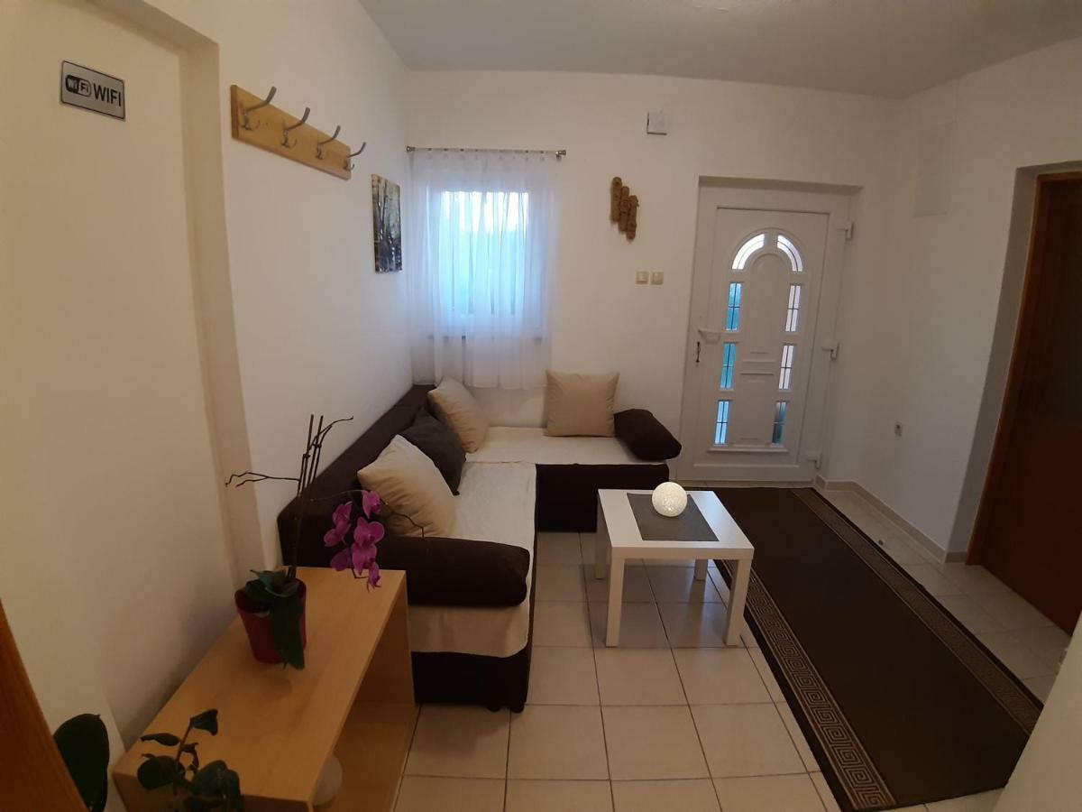 House Jelena&Marija Apartamento Rakovica Exterior foto