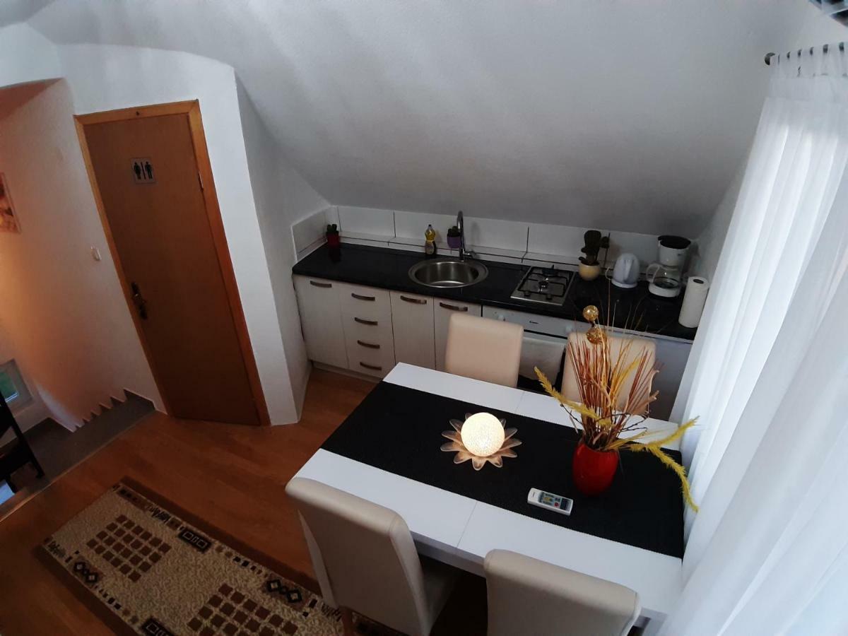 House Jelena&Marija Apartamento Rakovica Exterior foto