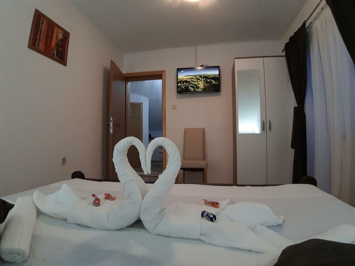 House Jelena&Marija Apartamento Rakovica Exterior foto