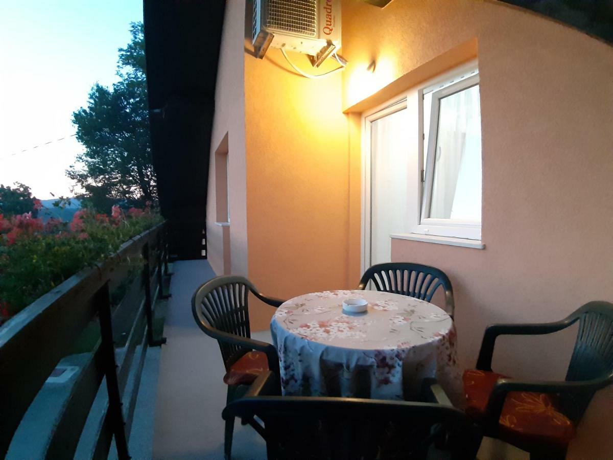 House Jelena&Marija Apartamento Rakovica Exterior foto